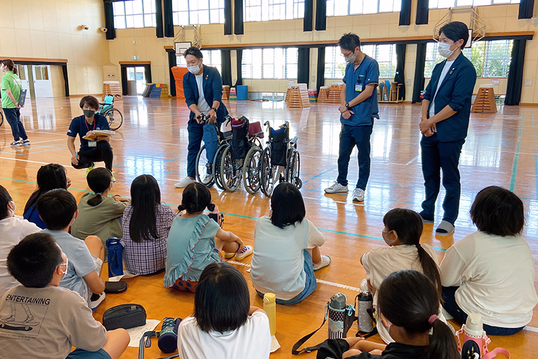 壱岐南小学校へ車いす体験のお手伝いに行ってきました！